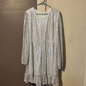 Silver sequined long sleeve dress size 2X